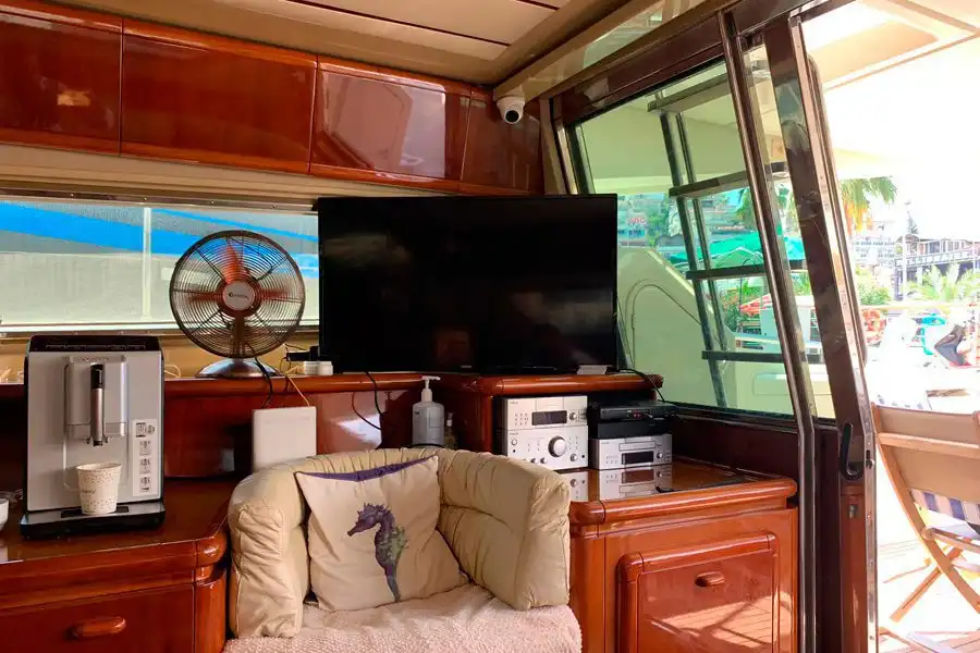 Alanya Yat Kiralama 20m Ferretti 620